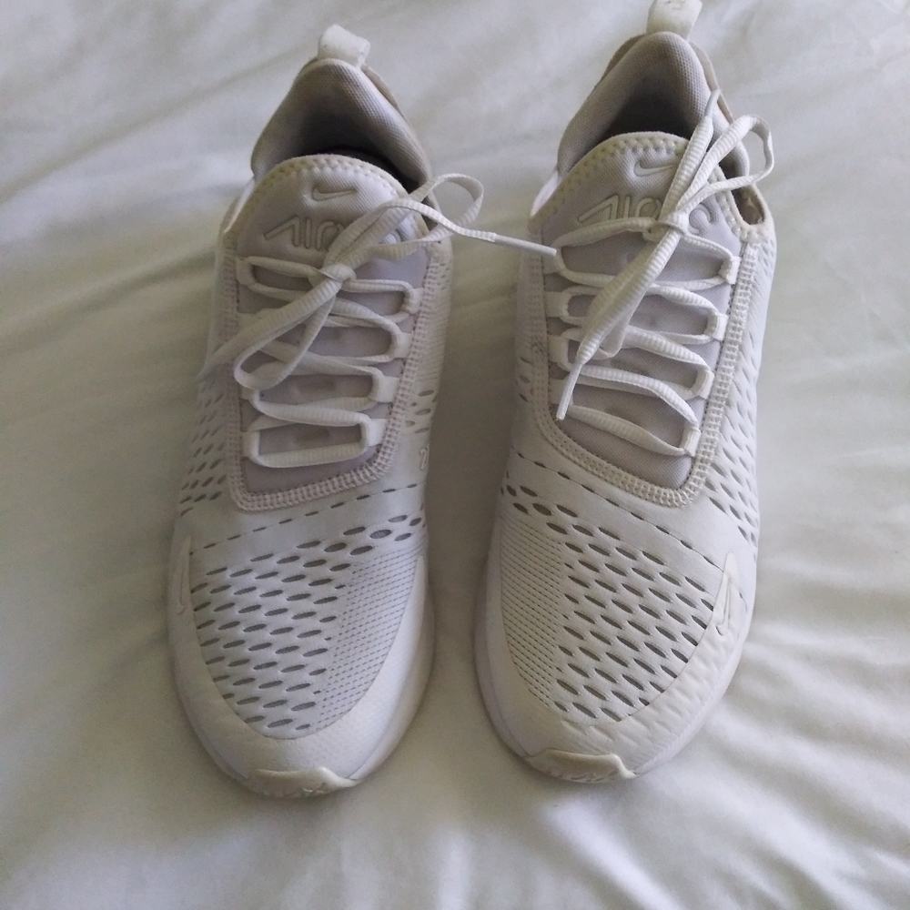 270 Air Women's Nike White Size 9